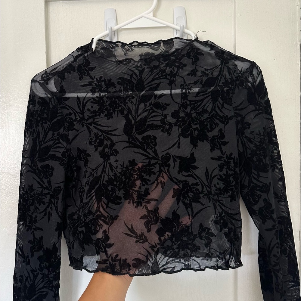 SHEIN Mesh & Velvet Floral Pattern Cropped Long Sleeve